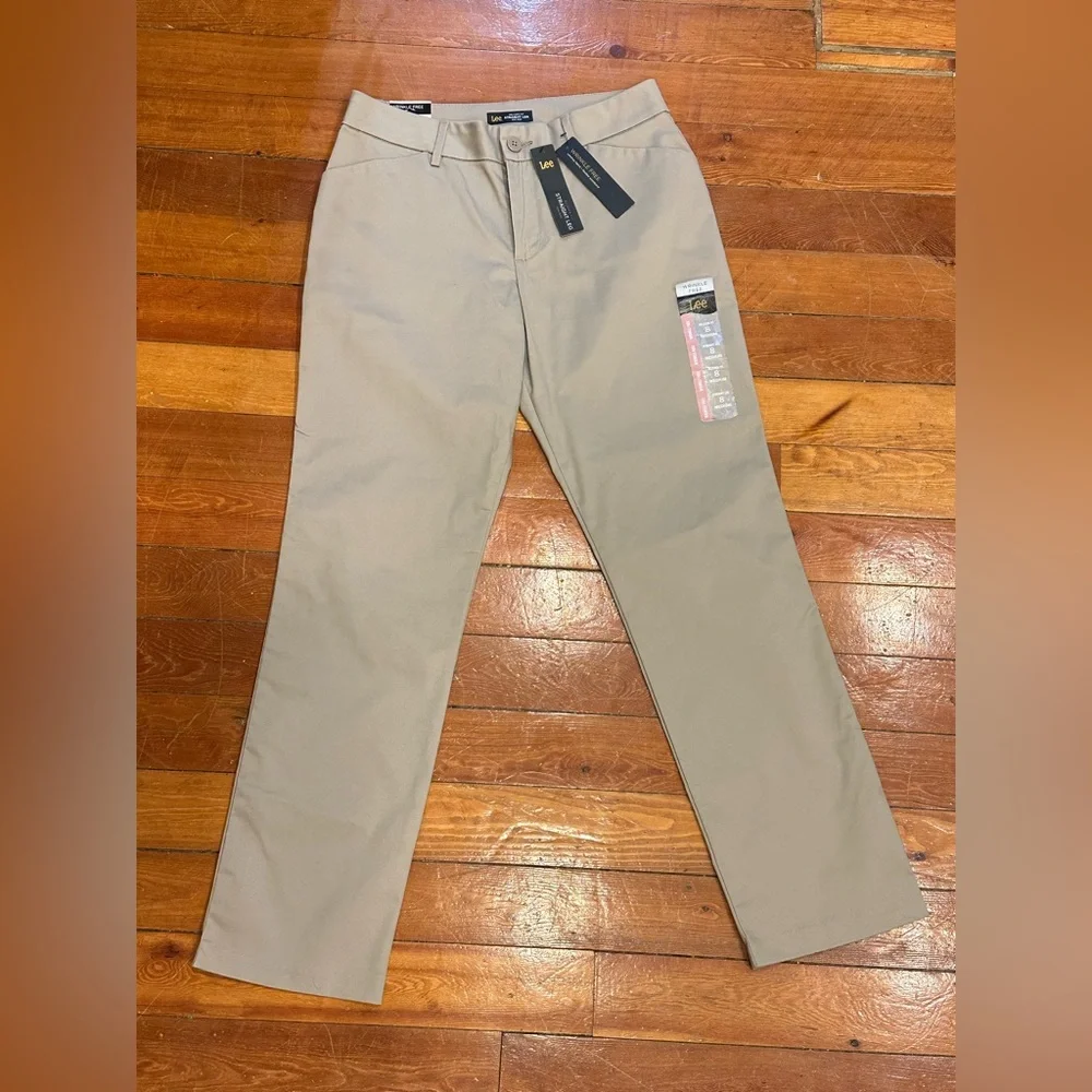 Lee straight leg beige khaki, tan, wrinkle free mid rise trousers NWT - Picture 1 of 8